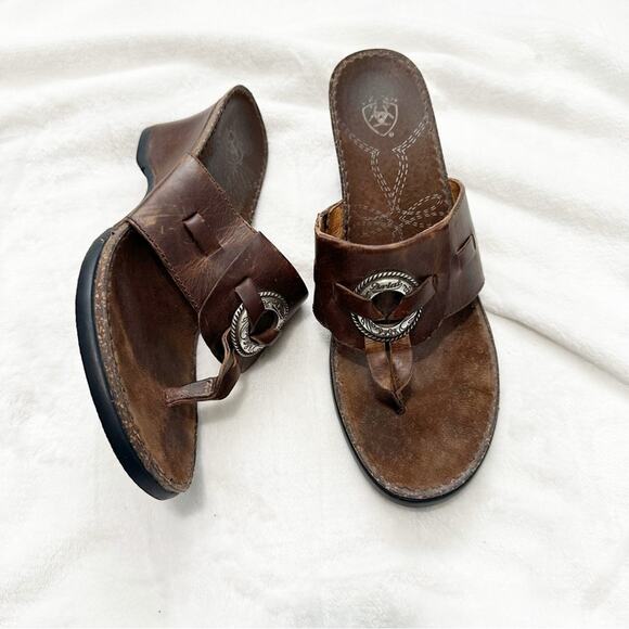 Ariat Brown Leather Sandals t strap with Silver Accent size 9 wedge cowgirl - Picture 1 of 14